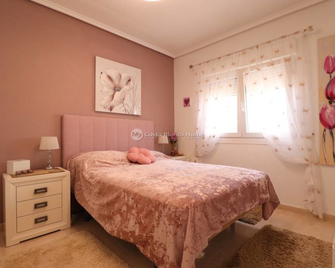 Image No.17-3 Bed Townhouse for sale