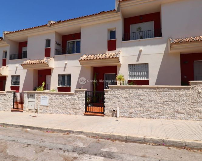 Image No.1-3 Bed Townhouse for sale