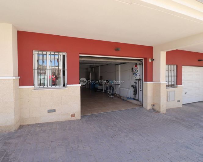 Image No.24-3 Bed Townhouse for sale