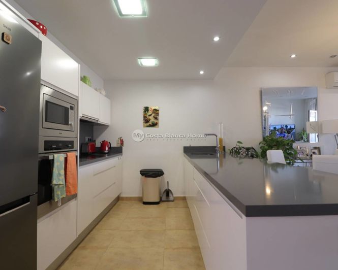 Image No.7-3 Bed Townhouse for sale