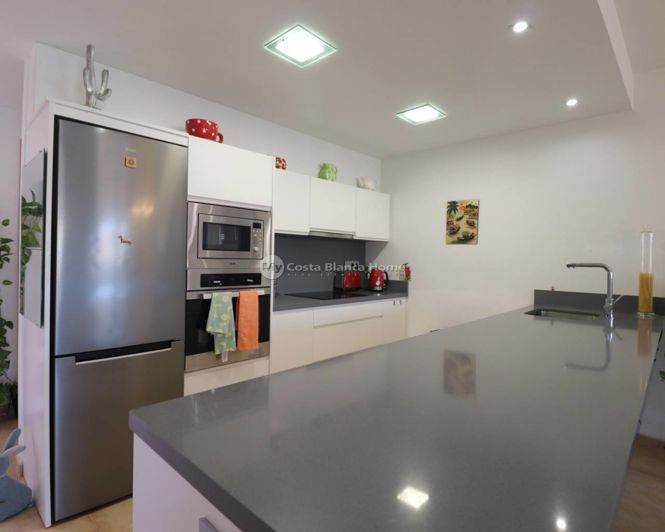 Image No.8-3 Bed Townhouse for sale