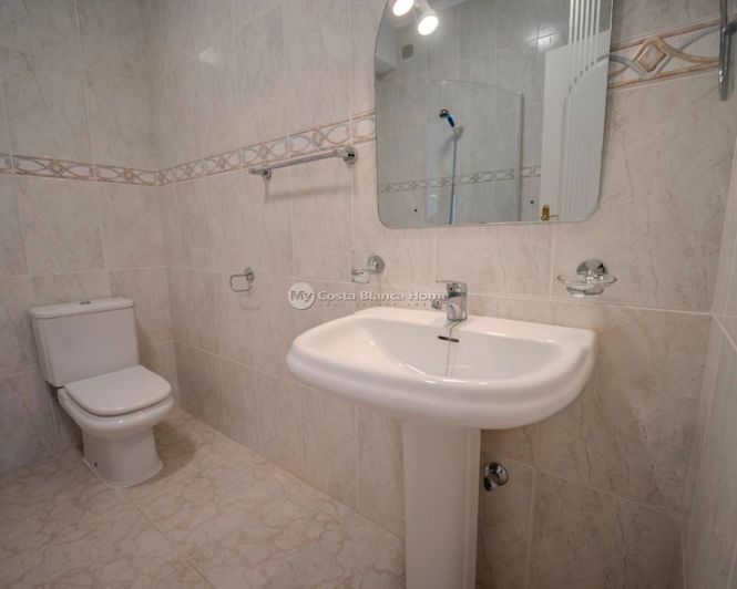 Image No.18-5 Bed Villa for sale