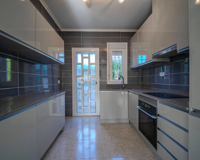 Image No.3-5 Bed Villa for sale