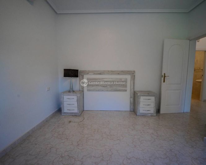 Image No.42-5 Bed Villa for sale