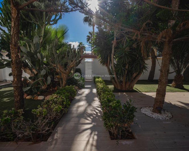 Image No.48-5 Bed Villa for sale