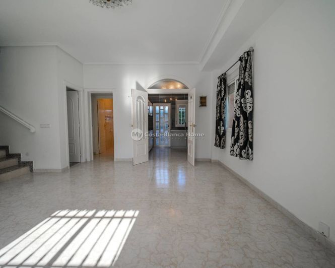 Image No.9-5 Bed Villa for sale