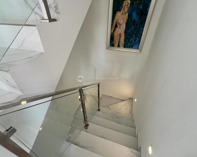 Image No.14-3 Bed Property for sale