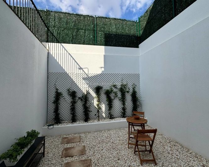 Image No.22-3 Bed Property for sale