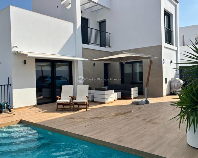 Image No.4-3 Bed Property for sale