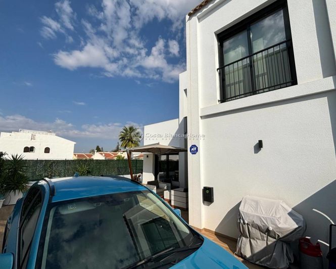 Image No.41-3 Bed Property for sale