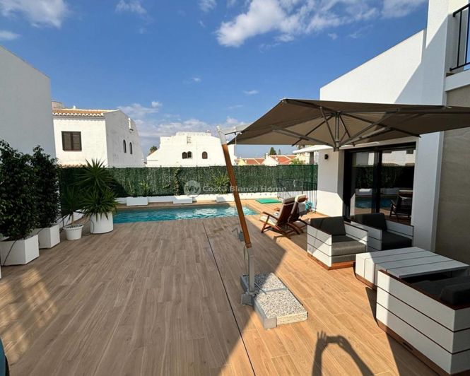 Image No.42-3 Bed Property for sale