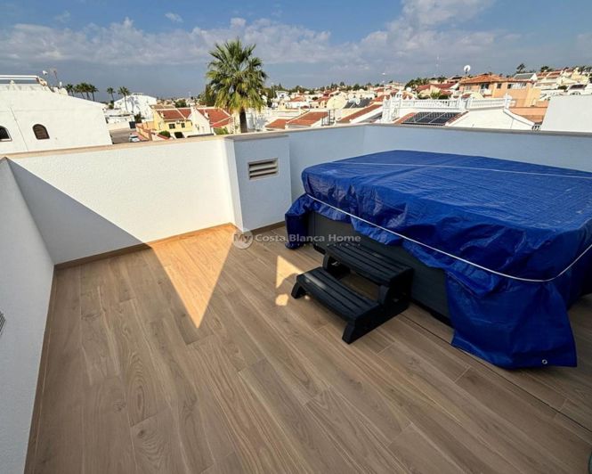 Image No.8-3 Bed Property for sale