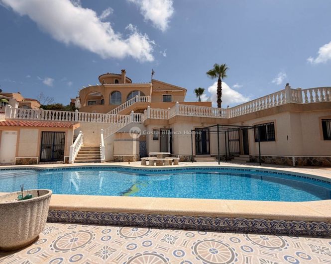 Image No.2-Propriété de 5 chambres à vendre à Ciudad Quesada
