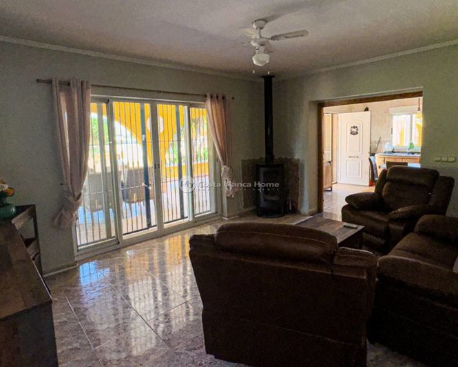 Image No.37-3 Bed Country House for sale