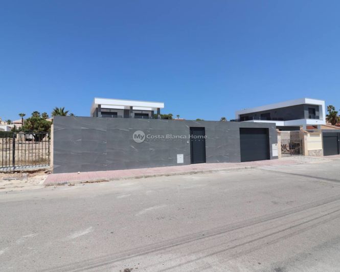 Image No.43-3 Bed Villa for sale