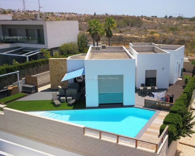 Image No.1-3 Bed Villa for sale