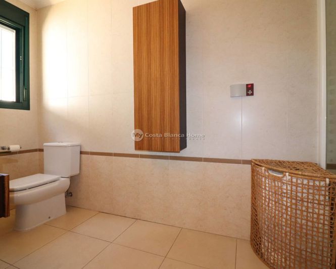 Image No.10-4 Bed Villa for sale