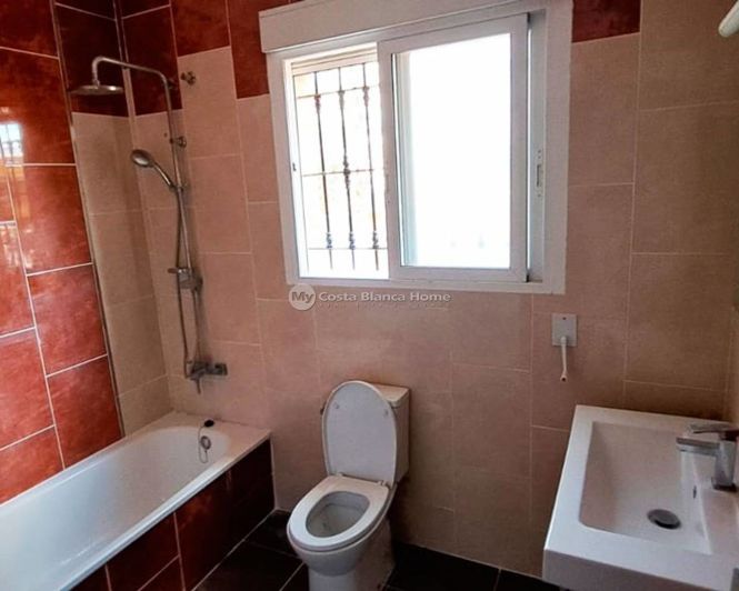 Image No.11-3 Bed Country House for sale