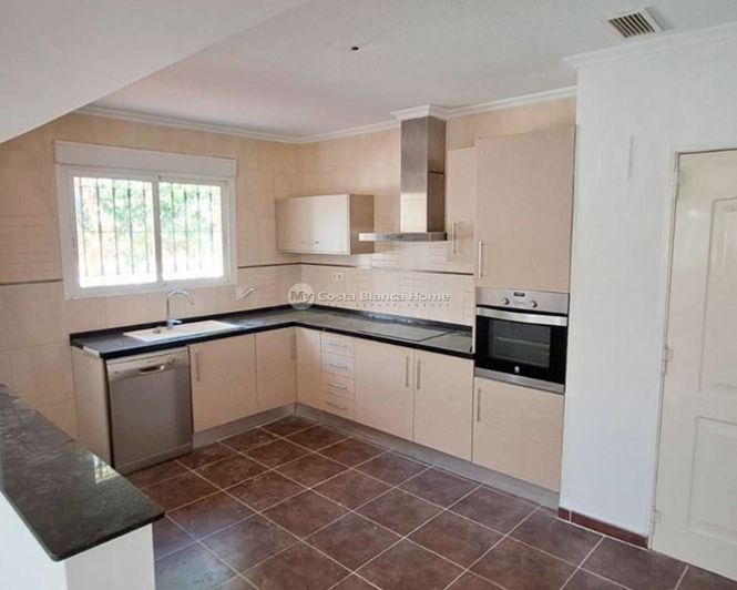 Image No.6-3 Bed Country House for sale