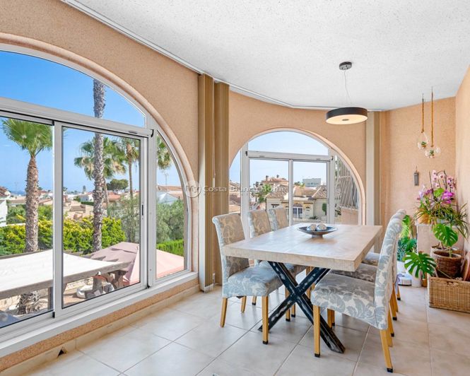 Image No.10-5 Bed Villa for sale