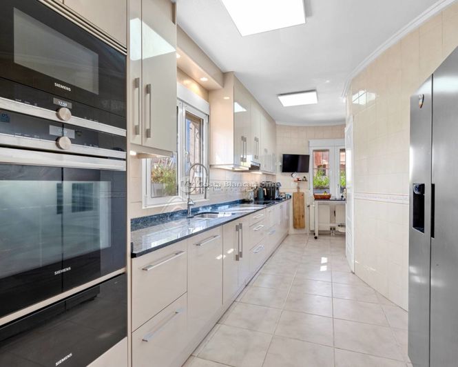 Image No.15-5 Bed Villa for sale