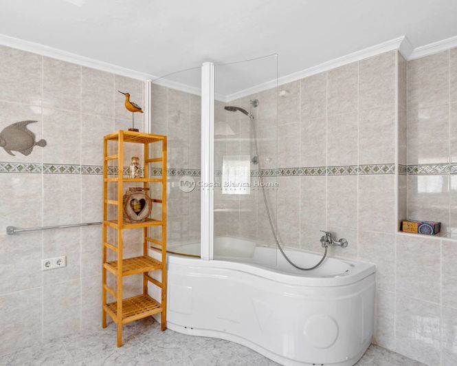 Image No.19-5 Bed Villa for sale