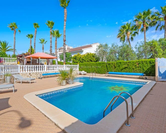 Image No.2-5 Bed Villa for sale