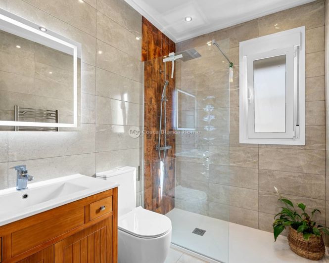 Image No.29-5 Bed Villa for sale