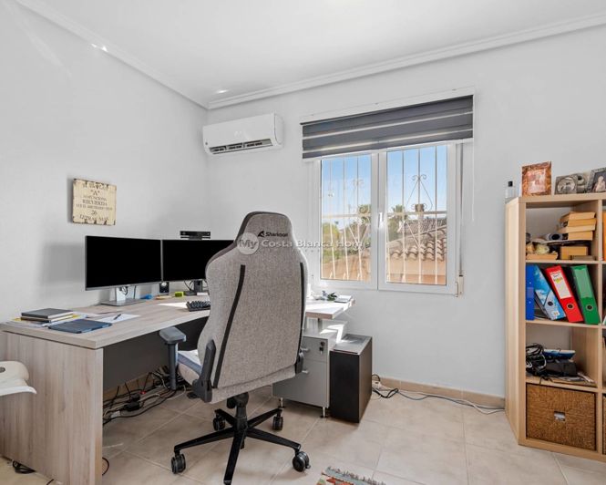 Image No.34-5 Bed Villa for sale