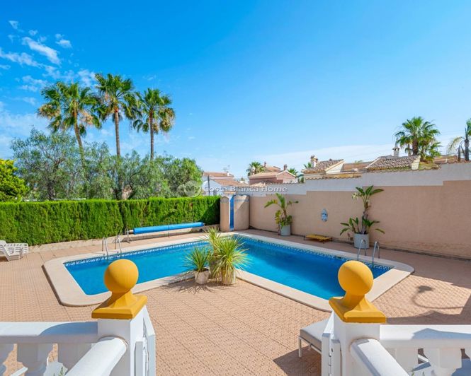 Image No.38-5 Bed Villa for sale