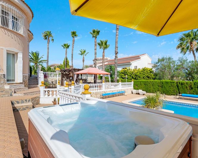 Image No.40-5 Bed Villa for sale