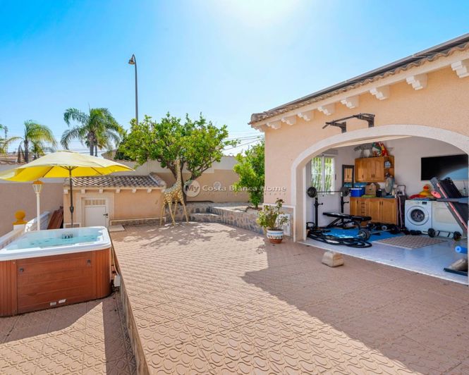 Image No.42-5 Bed Villa for sale