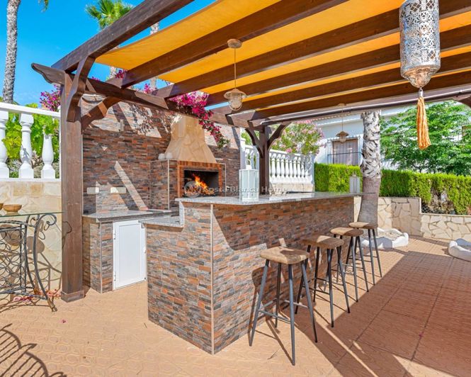 Image No.44-5 Bed Villa for sale