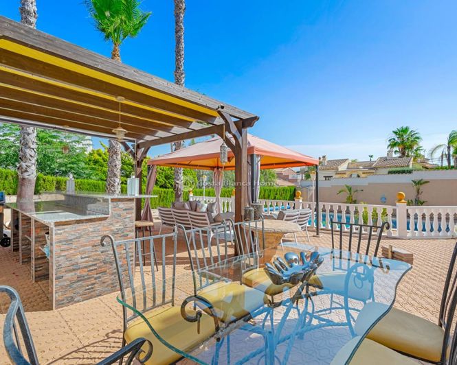 Image No.50-5 Bed Villa for sale