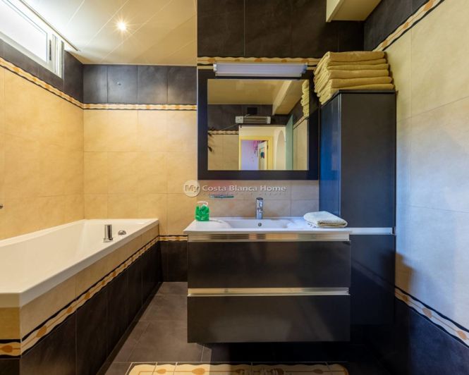 Image No.47-5 Bed Villa for sale