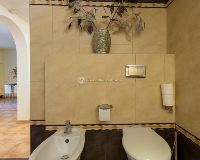 Image No.50-5 Bed Villa for sale