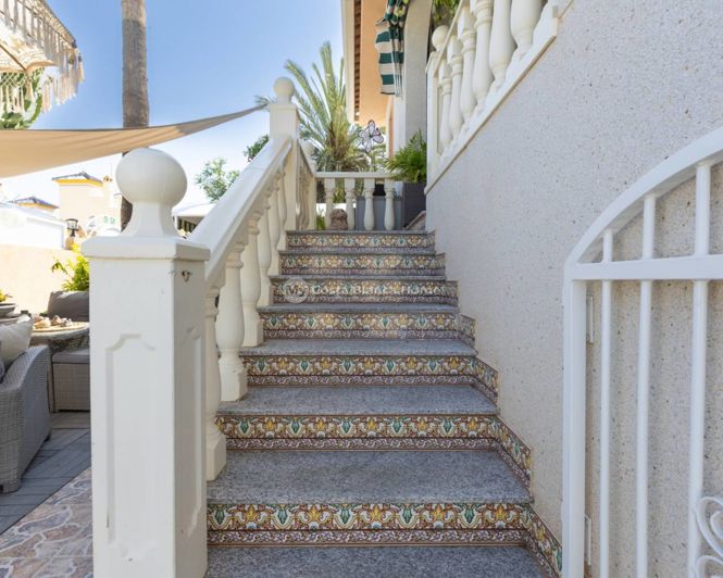 Image No.9-5 Bed Villa for sale