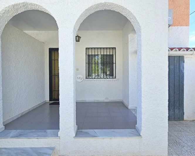 Image No.8-3 Bed Townhouse for sale