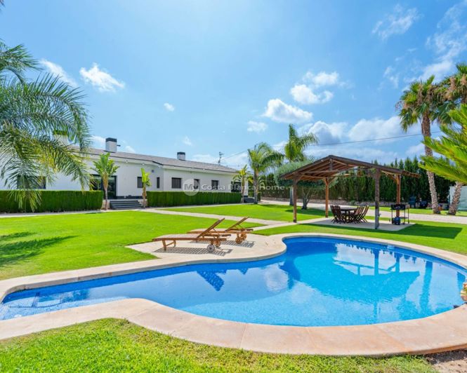 Image No.1-5 Bed Villa for sale