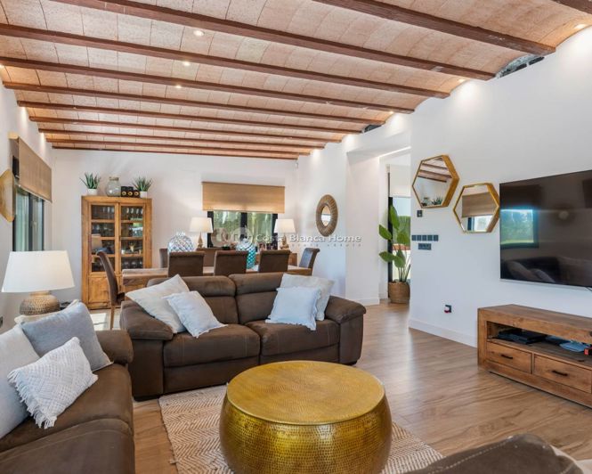 Image No.11-5 Bed Villa for sale