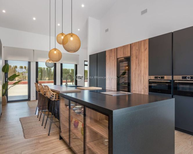 Image No.15-5 Bed Villa for sale