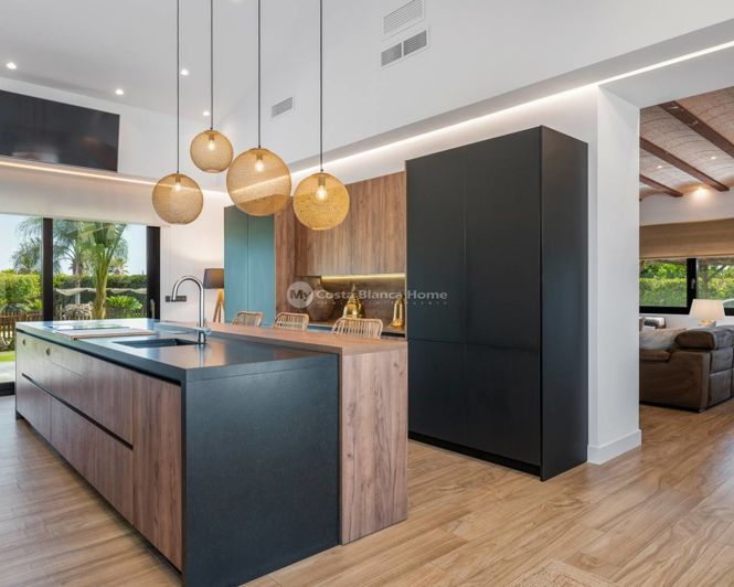 Image No.16-5 Bed Villa for sale