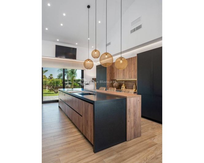 Image No.17-5 Bed Villa for sale