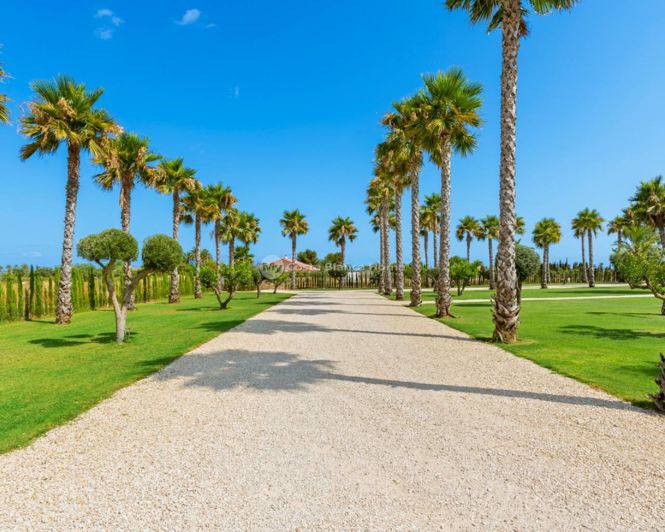 Image No.2-5 Bed Villa for sale