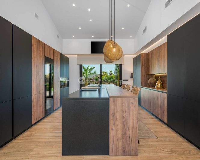 Image No.21-5 Bed Villa for sale