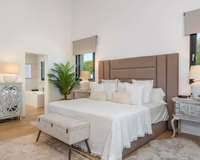 Image No.27-5 Bed Villa for sale