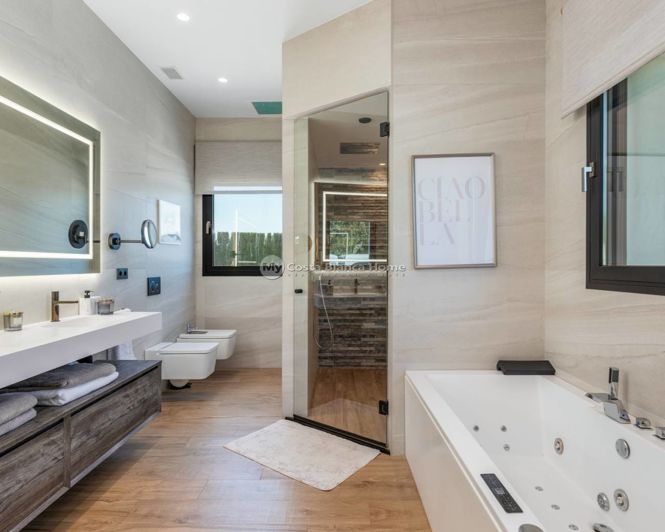 Image No.31-5 Bed Villa for sale