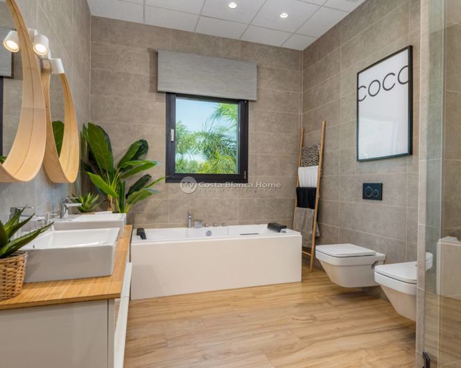 Image No.38-5 Bed Villa for sale