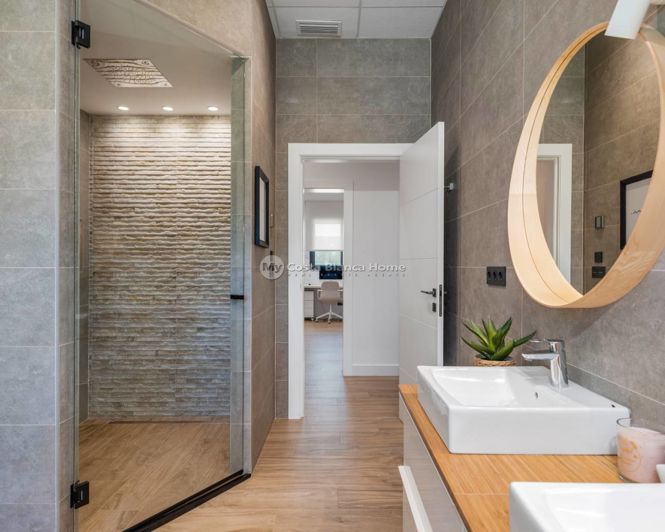 Image No.39-5 Bed Villa for sale