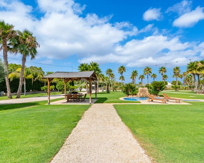 Image No.48-5 Bed Villa for sale